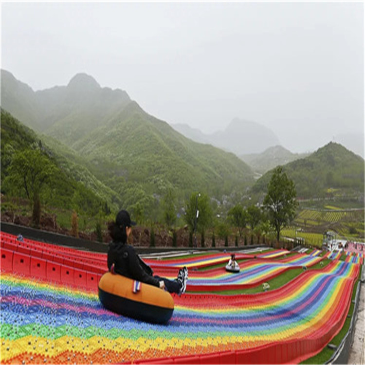 安庆彩色景区娱乐滑道滑草